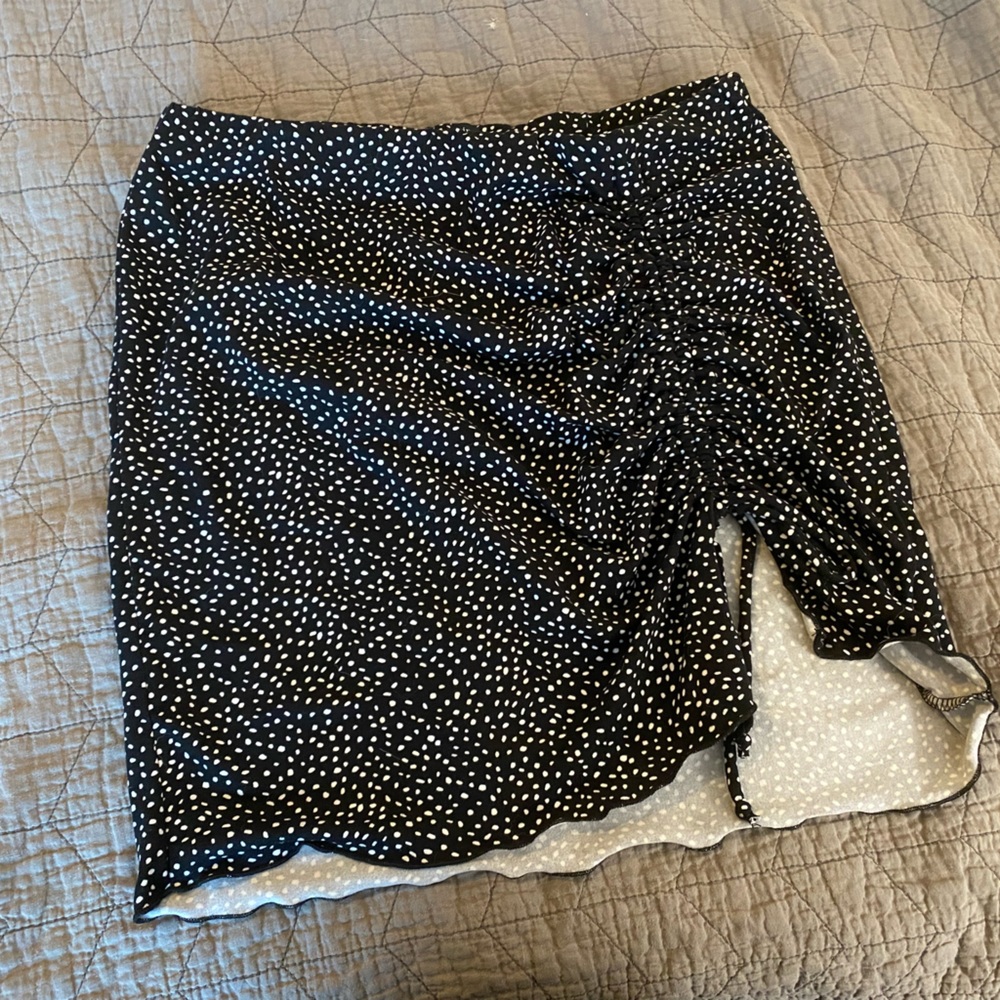 Originality brand skirt, never worn, size medium.